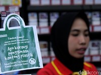 Ribut-ribut Kantong Plastik Harus Kena Cukai