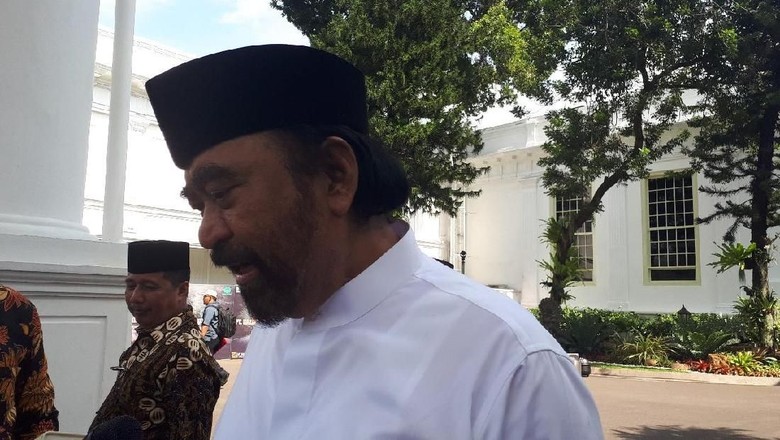 Surya Paloh Pimpin Ulama Aceh Temui Jokowi di Istana Negara Surya Paloh Pimpin Ulama Aceh Temui Jokowi di Istana Negara