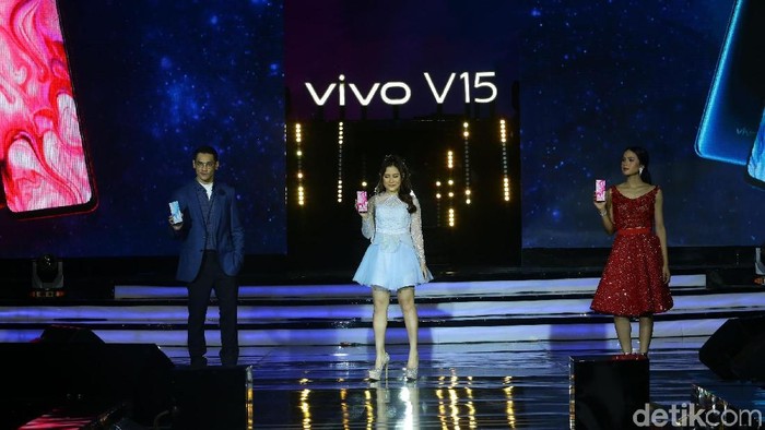Peluncuran Vivo V15 yang berlangsung meriah dan bertabur bintang. Foto: Grandyos Zafna/detikINET Peluncuran Vivo V15 yang berlangsung meriah dan bertabur bintang. Foto: Grandyos Zafna/detikINET