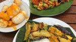 Lamak Bana! Nasi Kapau Berlauk Komplet Buat Makan Siang