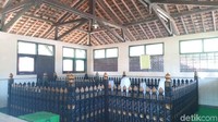 Di sini juga terdapat makam Waliyullah Hasan Munadi. Menjadi satu paket wisata religi, biasanya para wisatawan yang mengunjungi sendang juga berziarah di makam Waliyullah Hasan Munadi. (Aji Kusuma/detikTravel)