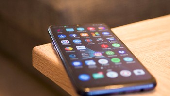 Menilik spesifikasi lebih lanjut Realme 3, baterai ponsel baru Realme ini berkapasitas 4.230 mAh. Sayangnya tidak diberikan fitur pengisian cepat. Foto: Mobile Indian