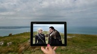 Seorang fans berjalan-jalan mengunjungi lokasi-lokasi tempat syuting Game of Thrones. Dok. Instagram/sceneframing