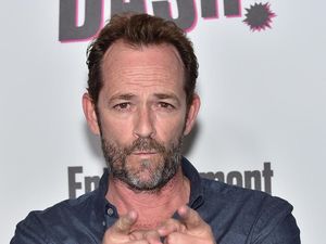 Riverdale Ikut Berduka atas Kepergian Luke Perry