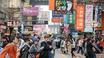 Hong Kong. Populasi: 7,3 juta. Kepadatan: 66.200/mi². Foto: via Brainberries