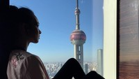 Lais juga pernah liburan ke Shanghai, China. (laisribeiro/Instagram)