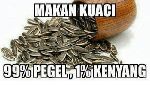Kriuk-kriuk, 8 Meme Makan Kuaci yang Bikin Capek hingga Geregetan