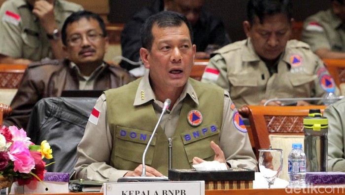 Komisi VIII DPR RI menggelar rapat kerja bersama BNPB. Kepala BNPB Doni Monardo nampak hadir di raker tersebut.