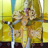 Wakil Kalimantan Selatan, Fatmathalia Ranti, muncul dengan kostum berbentuk sangkar yang dapat dibuka-tutup. Unik! Foto: Instagram/@officialputeriindonesia