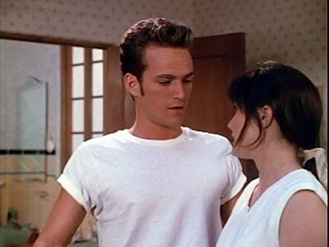 Dylan digambarkan sebagai remaja pemberontak, karena latar belakang keluarganya yang broken home.  Foto: Beverly Hills 90210 (imdb)