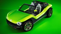 Jarak tempuh mobil listrik ini pun dikatakan tidak bisa dianggap remeh, karena mobil ini akan mampu berlari 155 mile atau sekitar 250 km. Foto: Pool (Carbuzz)