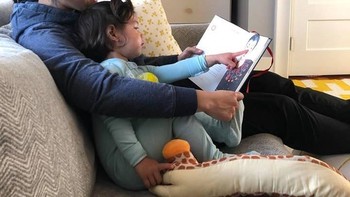 Kadang Priscilla mengunggah kegiatan sehari-harinya di Facebook. Foto: Facebook