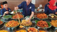 Mampir ke Kedai Pak Ciman juga bisa cicip nasi kapau enak. Lokasinya ada di Bintaro Avenue dan kerap jadi pilihan pencinta masakan Minang untuk puaskan selera. Foto: Instagram northerncelebes