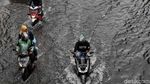 Kawasan ITC Mangga Dua Terendam Banjir