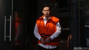 Berompi Tahanan, Bupati Cianjur Kembali Diperiksa KPK