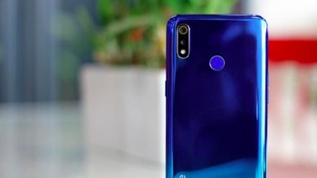 Kamera ganda ditempatkan di bagian belakang ponsel ini. Kamera utama punya ukuran 13 MP dengan aperture f/1,8. Kamera kedua berukuran 2 MP dengan depth sensing. Foto: Mobile Indian