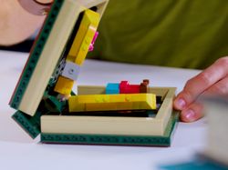 Ini Lego Fold, Bukan Galaxy Fold... Tapi Juga Bisa Dilipat!