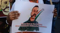 Sejak itu, sang pilot menjadi viral di media sosial dengan banyak orang India memuji kumisnya sebagai tanda keberanian. Bahkan  Amul, merk susu paling populer di negara itu membuat iklan berdasar tren sosial, dengan membuat video yang mengagung-agungkan kumis sang pilot. (Foto: BBC Magazine)