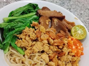 Punya Duit Rp 15 Ribu Bisa Jajan Mie Pangsit Enak di 5 Tempat Ini