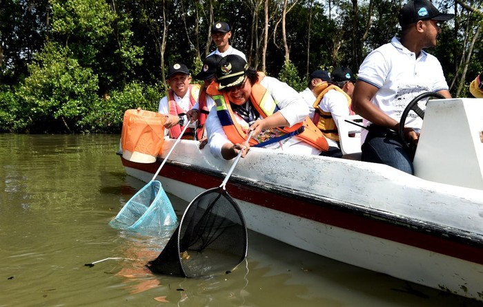 Menteri LHK Pimpin Aksi Bersih Sampah di 74 Lokasi