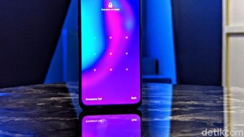 Hal itu dimungkinakn karena mengusung kamera depan pop-up. Foto: Adi Fida Rahman/detikINET