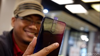 Sebagai penerus F9, wajar kiranya F11 Pro membawa sejumlah perubahan. Foto: Adi Fida Rahman/detikINET