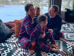 Gaya Apa Adanya Istri Zuckerberg yang Bikin Heran