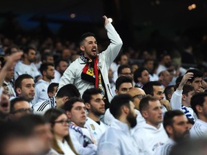 Real Madrid Terdepak dari Liga Champions, Fans Desak Florentino Perez Mundur
