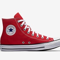 Converse Chuck Taylor All Stars telah menjadi favorit banyak orang berpuluh-puluh tahun lamanya. Dengan atau tanpa Instagram, Converse sudah begitu populer dan dicintai atas desainnya yang ikonik. Foto: Converse
