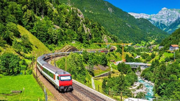 7 Perjalanan Kereta Terindah di Swiss