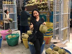 Ini Putri Bos Durian yang Viral Karena Dicarikan Suami