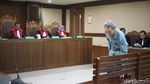 Divonis 4 Tahun Penjara Eddy Sindoro Tertunduk Lesu