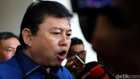 Atas perbuatannya itu, Lucas diyakini bersalah melanggar Pasal 21 Undang-Undang Nomor 31 Tahun 1999 sebagaimana diubah dengan Undang-Undang Nomor 20 Tahun 2001 tentang Pemberantasan Tindak Pidana Korupsi juncto Pasal 55 ayat 1 ke-1 KUHP.