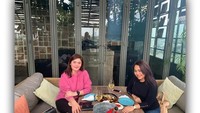 Nama Hilda juga sebelumnya diberitakan lantaran hubungan masa lalunya dengan Kris Hatta. Saat itu, Kris bersikukuh sudah menikahi Hilda, namun Hilda membantahnya. Foto: Instagram hvkhildavitriakhan