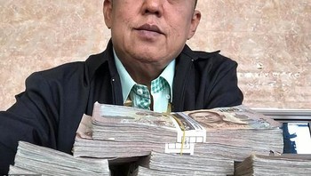 “Memang benar bahwa saya masih lajang. Jika saya harus menikah dengan seseorang, saya ingin dia menjadi orang yang rajin dan baik, yang mencintai keluarganya.” ujar Karnista. (Foto: Viral Press)