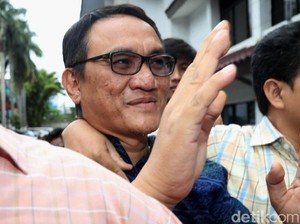 Saat Bendera Putih Abu Janda Dilempar Andi Arief