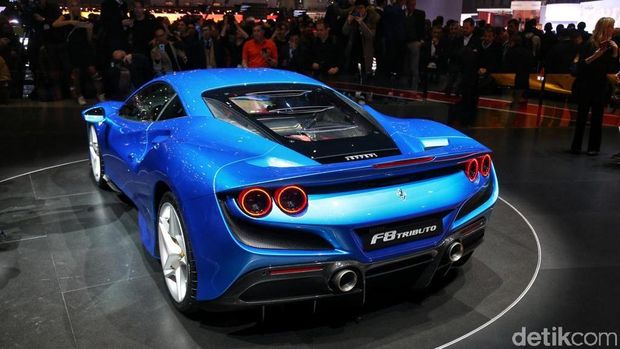 Lebih Jelas Lihat Si Cantik Bertenaga Gahar, Ferrari F8 Tributo