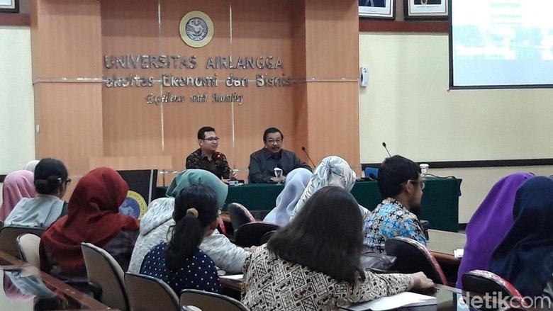 Tak Lagi Jadi Gubernur, Pakdhe Karwo Ngaku Enjoy Jadi Dosen Tak Lagi Jadi Gubernur, Pakdhe Karwo Ngaku Enjoy Jadi Dosen