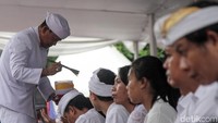 Kegiatan tersebut merupakan ritual Pecaruan yang dilakukan satu tahun sekali pada tilem sasih kesembilan atau hari terakhir pergantian tahun.