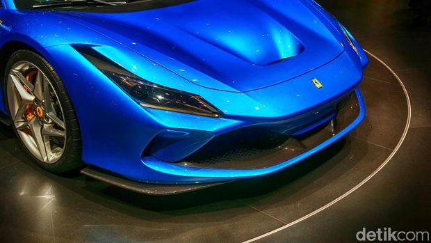 Lebih Jelas Lihat Si Cantik Bertenaga Gahar, Ferrari F8 Tributo