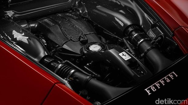Mesin V8 Ferrari V8 Tributo