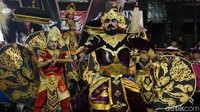 Tokoh-tokoh yang ditampilkan dalam sendratari itu yaitu Dewa Siwa, Dewa Brahma, Dewa Wisnu, dan Dewi Pertiwi. Masing-masing tokoh diperankan dengan apik oleh Seka Teruna (ST) Buana Kesuma. 
