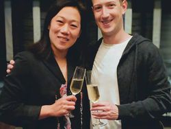 Gaya Istri Mark Zuckerberg yang Selalu Sederhana