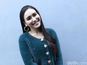Ayu Ting Ting Tak Mau Dibuat Pusing karena Anak Minta Bapak Baru