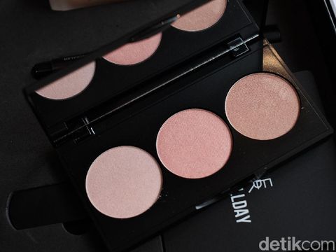 Make Over rilis produk makeup Powerstay yang diklaim 'anti kilang minyak'