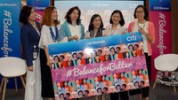 Turut hadir dalam acara tersebut Chairwoman Citi Indonesia Women Council (IWC), Novita S. Djani dan Director, Country Head of Corporate Affairs Citi Indonesia, Elvera N. Makki dalam sesi berbagi #BalanceforBetter di depan 100 pelajar perempuan SMU dan SMK. Foto: dok. Citi Indonesia