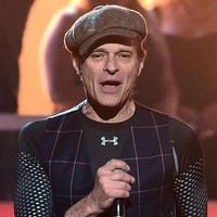 Vokalis Van Halen, David Lee Roth, mengasuransikan semua spermanya senilai Rp 14 miliar. Foto: Getty Images
