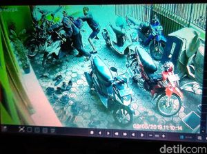 Gondol Uang Rp 397 Juta, Aksi Perampok di Cianjur Terekam CCTV