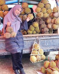 Doyan Durian, Chacha Frederica Ketagihan Durian Gunung Pati dan Bangkong