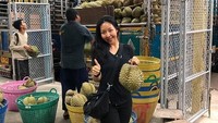 Terlepas dari kontroversi sayembara cari jodoh yang diadakan ayahnya, Karnsita tidak pilah-pilih calon suami. Yang penting, calonnya itu sayang keluarga dan pekerja keras. (Facebook/Karnsita Rodthong)